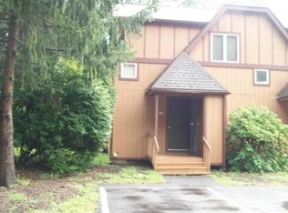 71 Arrowwood Dr UNIT E, East Stroudsburg, PA 18302