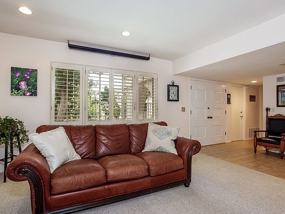 3rd image of 1810 N Bel Aire Dr.