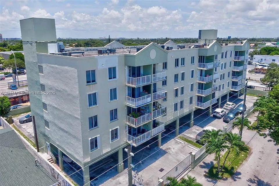 1st image of 616 NW 26th Ave APT 310