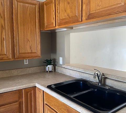 4th image of 292 Live Oak Blvd