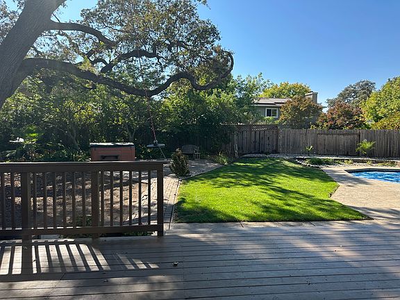 4th image of 536 Oakmeadow Ct