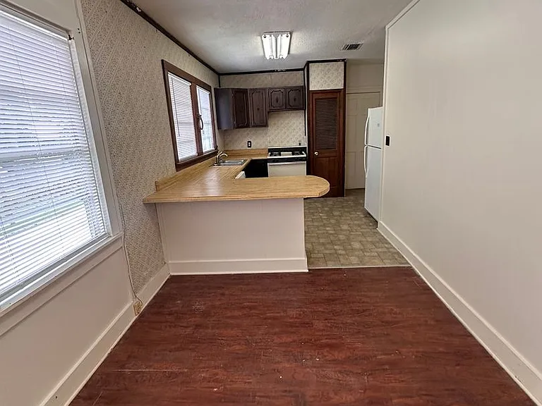 342 Prospect St — Photo 3