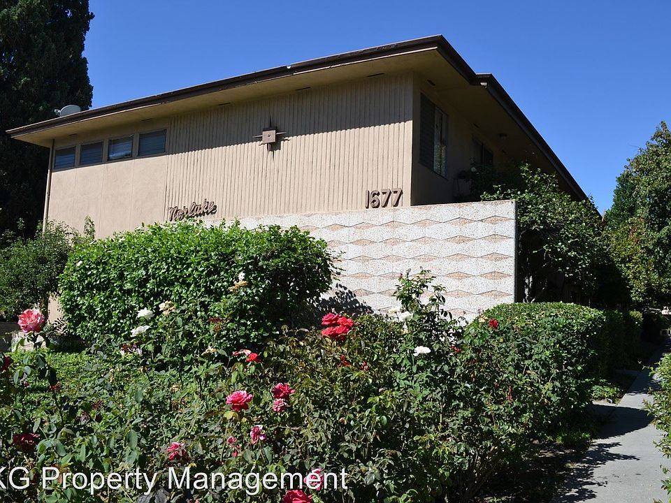 1st image of 1677 N Lake Ave APT 6