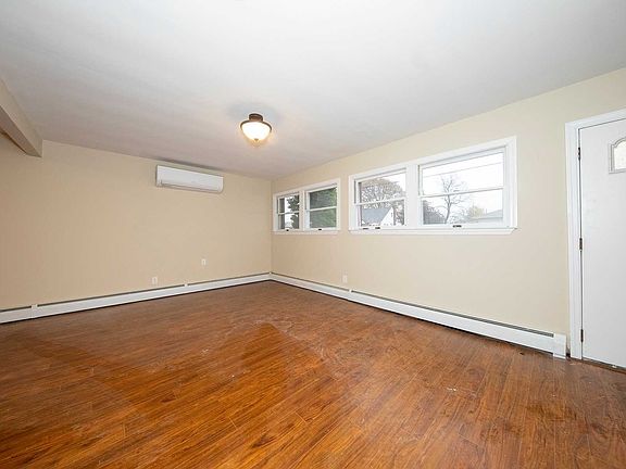 4th image of 312 Forest Ave