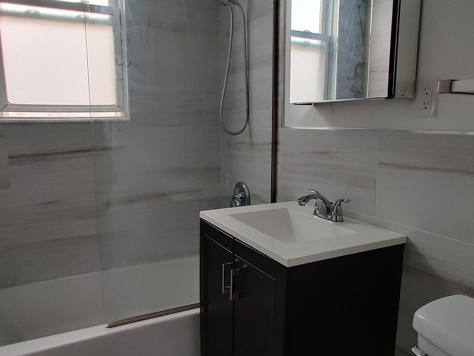 1st image of 2852 Colden Ave #2