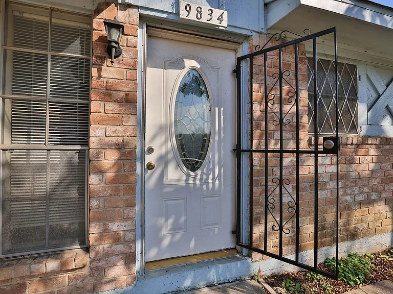 9834 Denning Dr — Photo 4