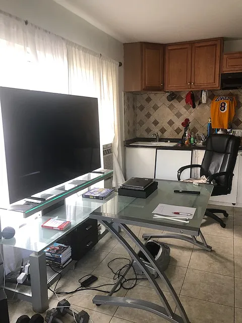 Studio, 300 sqft, $1,600 — Photo 1