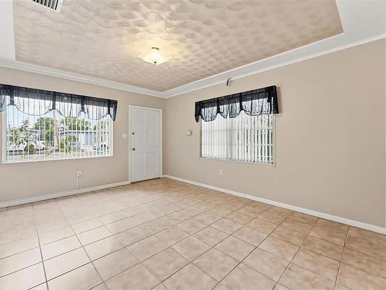 2711 W Heiter St — Photo 20