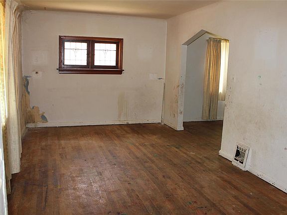 3rd image of 9328 Althea Ave