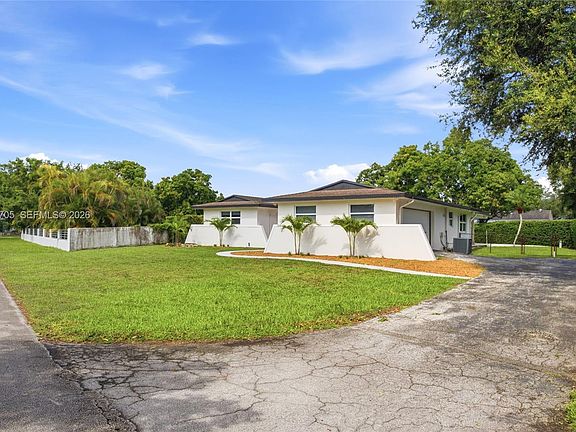 4th image of 10830 SW 79th Ave