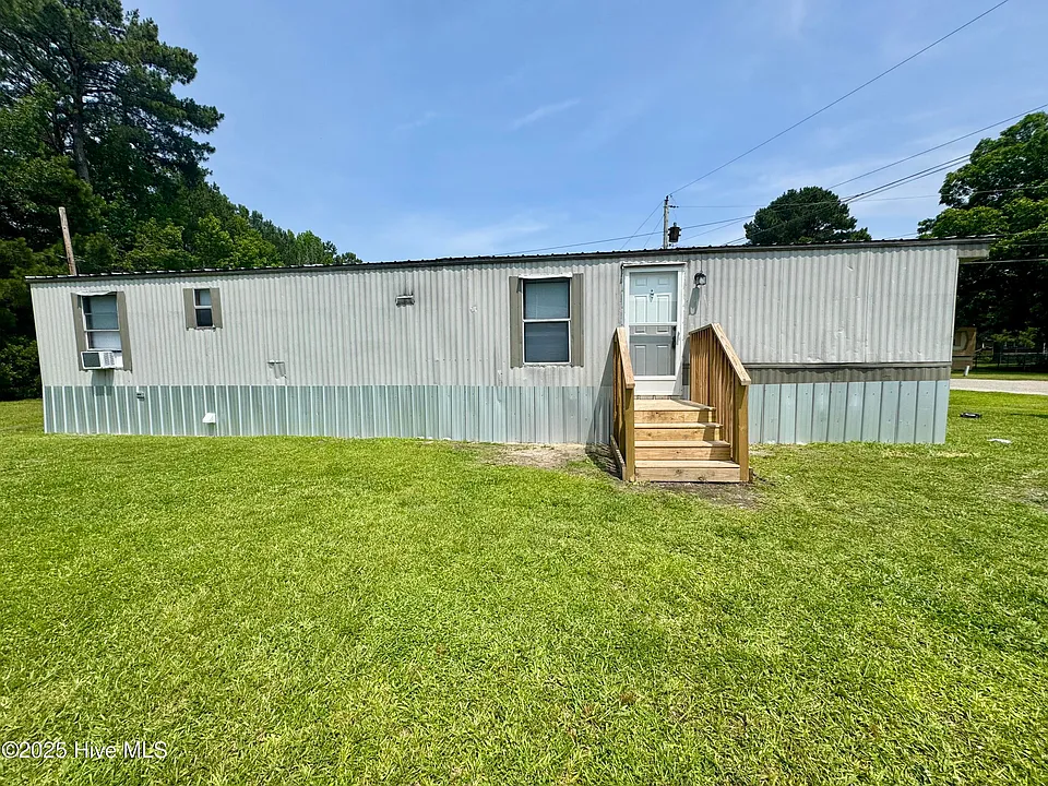 202 Bud St
