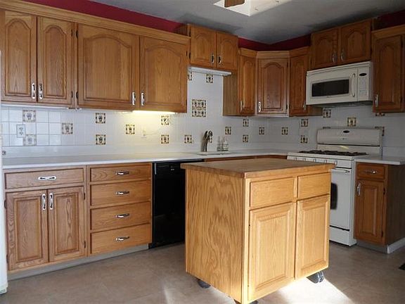 3rd image of 18356 Abbot Ct