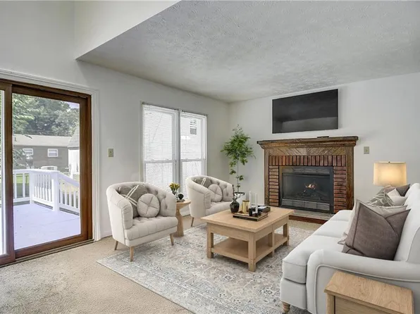 28 Saint Johns Dr, Hampton, VA 23666