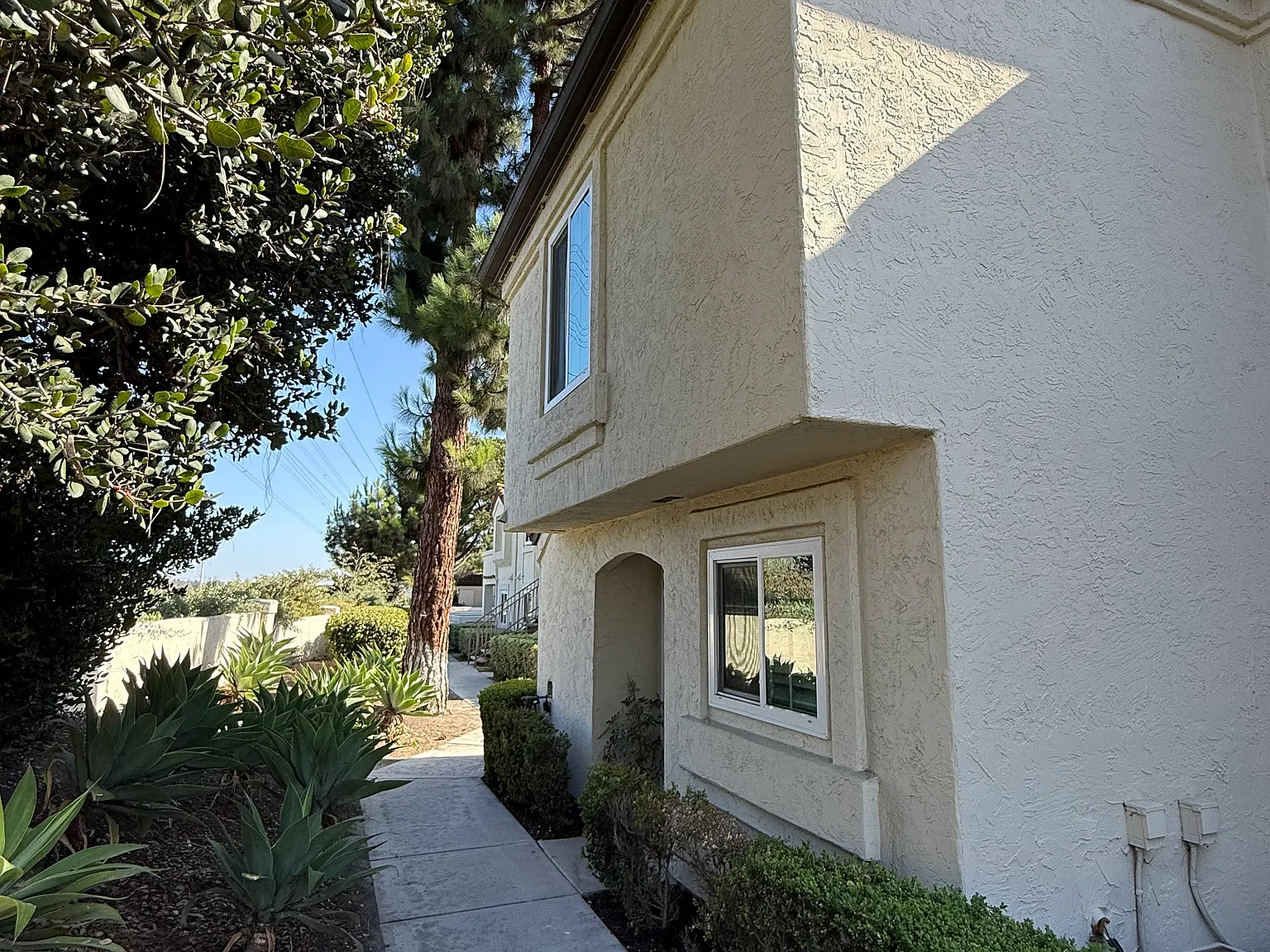 2 bed, 2.5 bath, 936 sqft, $3,200 — Photo 3