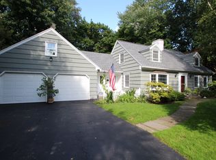 16 Evergreen Ln, Rochester, NY 14618