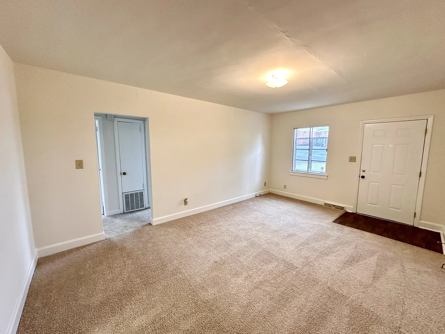 2 bed, 784 sqft, $1,450 — Photo 3