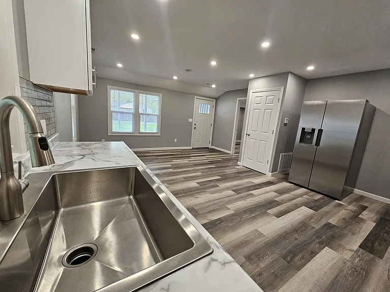 2818 S Rotherwood Ave — Photo 19