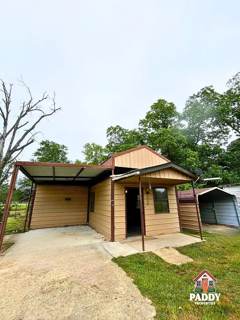 Property Photo - 107 W State St