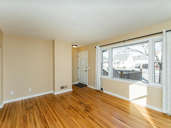 3rd image of 114-10 1/4 St SE