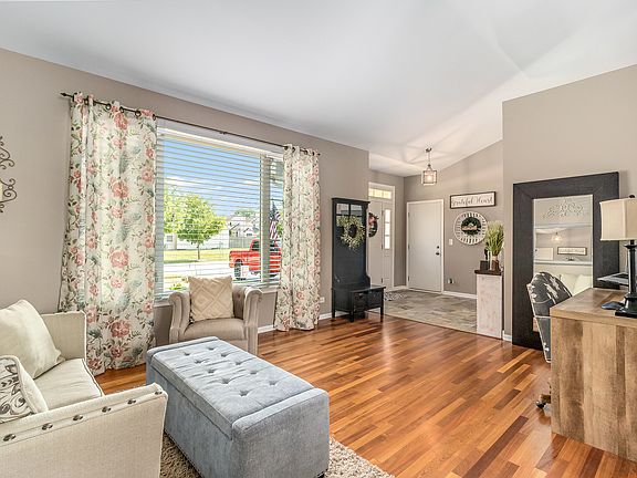 5th image of 24006 W Marathon Ln