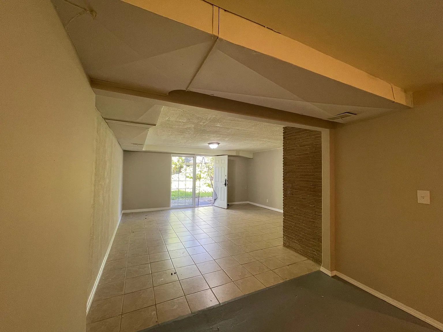 2 bed, 840 sqft, $1,650 — Photo 3