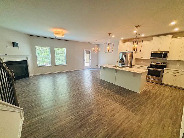 144 Madison Bnd — Photo 14