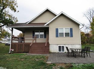 1451 Oak St, Hamilton, IL 62341