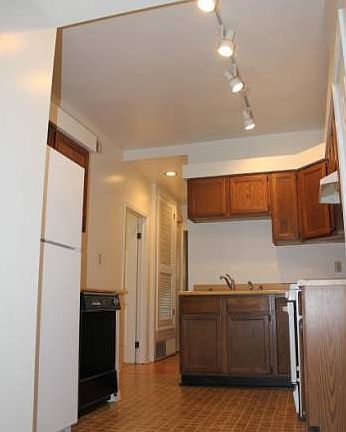 4th image of 1025 W Montana St #2