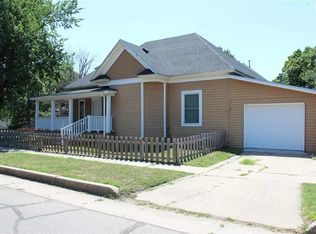 630 E 5th Ave, Hutchinson, KS 67501