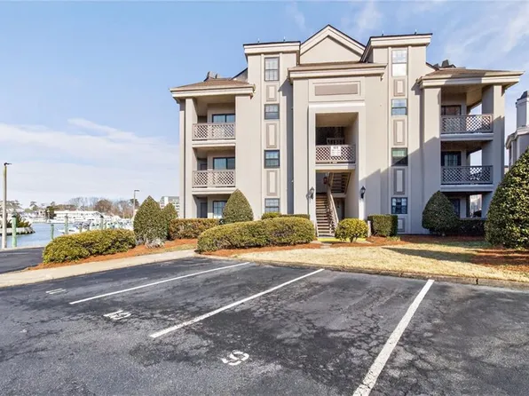 423 Harbour Point APT 304, Virginia Beach, VA 23451