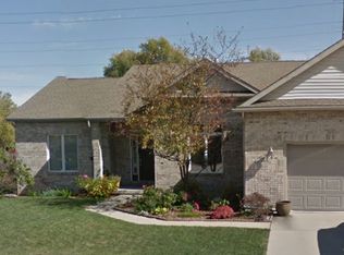 3008 Red Oak Ln, Springfield, IL 62712