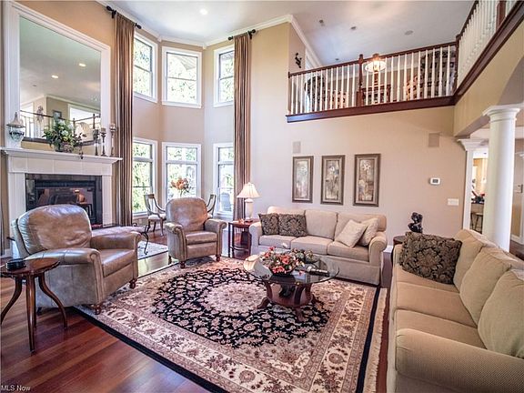 4th image of 14 Medbery Dr