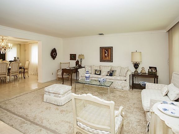 3rd image of 1091 Fordham Ln