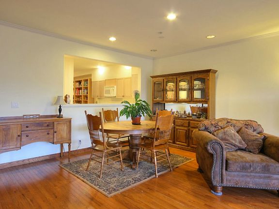5th image of 703 4th Ave APT 103