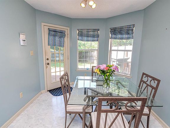 5th image of 8173 Timber Knoll Ln