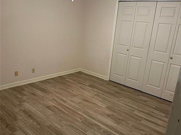 5th image of 1000 Camelot Dr Unit 6117