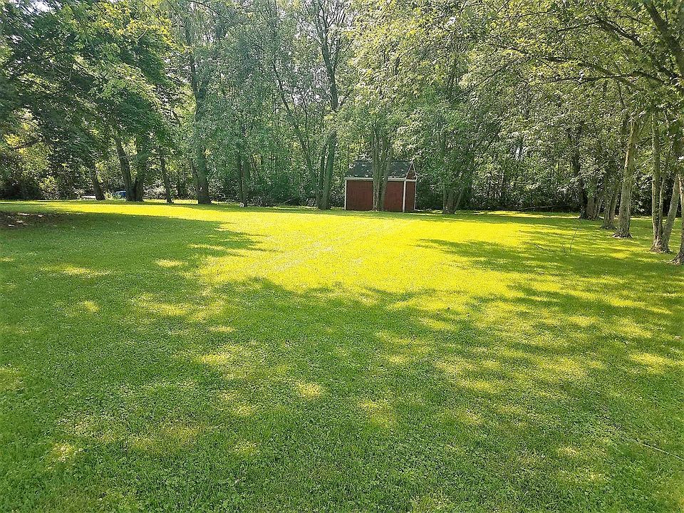 2nd image of 34600 32 Mile
