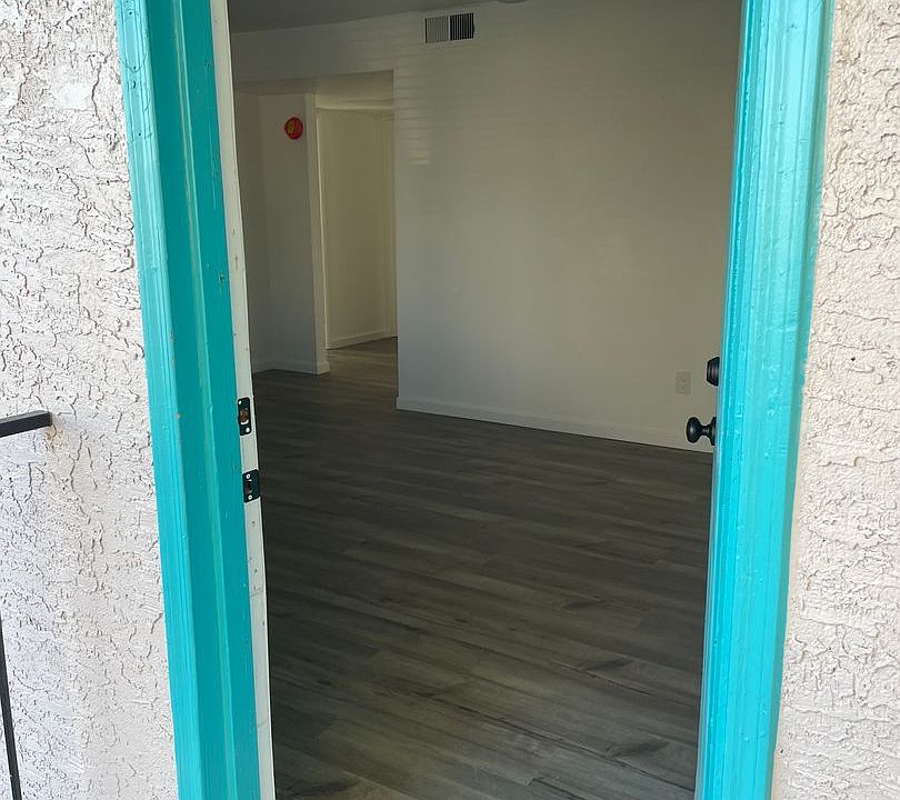 1st image of 1725 E Cambridge Ave APT 107