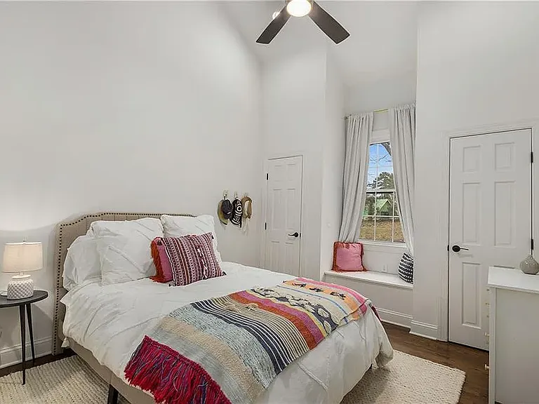 591 E Morningside Dr NE — Photo 11
