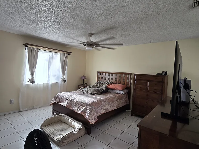 1545 Maxwell Ln — Photo 50