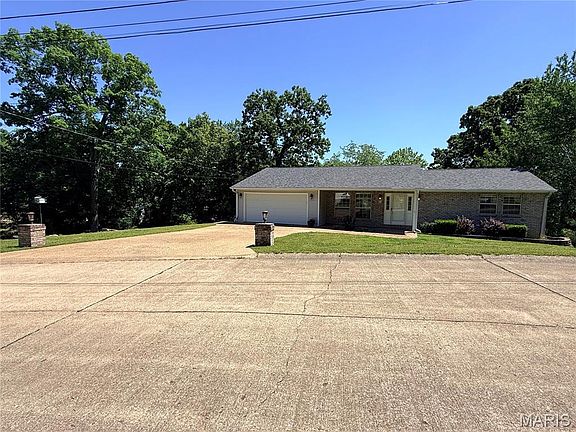 2nd image of 2131 Inman Rd