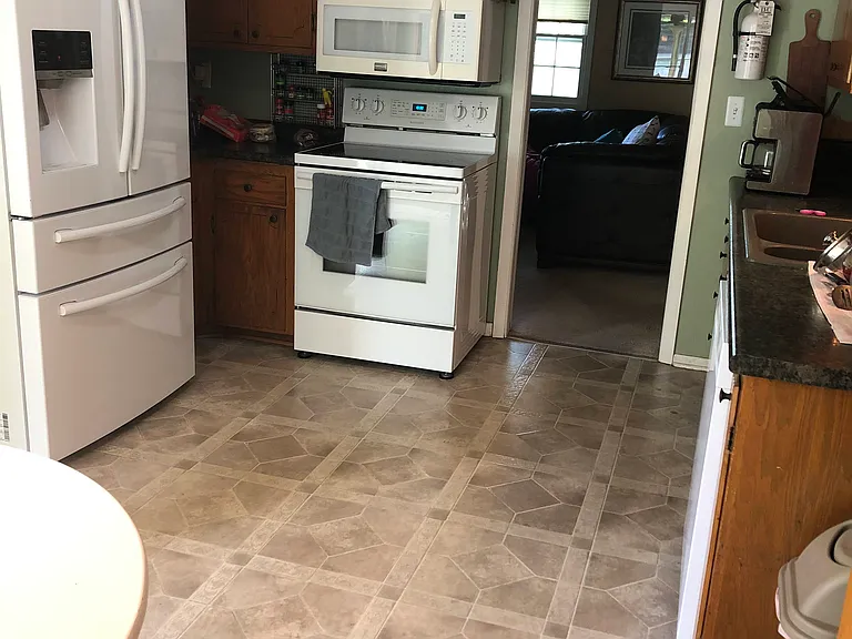 13409 Wentworth Ave — Photo 2