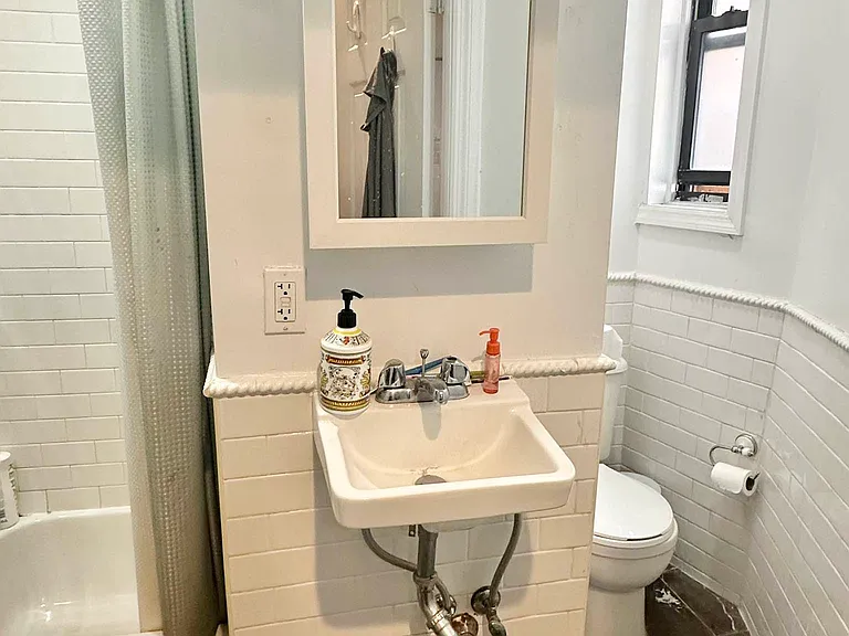 222 Thompson St #3 — Photo 8