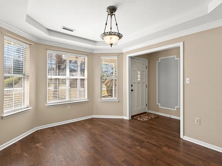 3338 Pinewood Dr — Photo 5