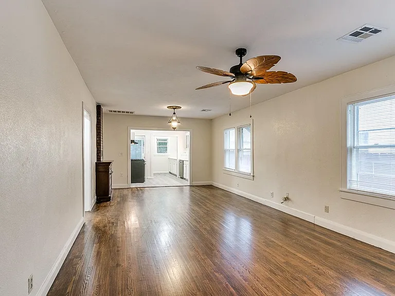 625 W Dewey St — Photo 42