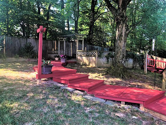 4th image of 5525 Shooters Hill Ln