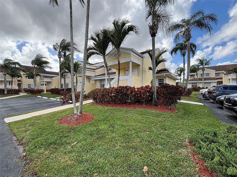 1st image of 2516 SE 19th Pl #208-A