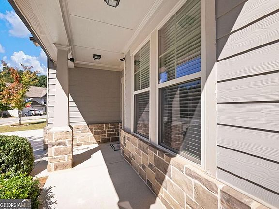 2nd image of 5907 Waterway Pl