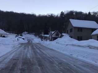 112 Pine St, Munising, MI 49862