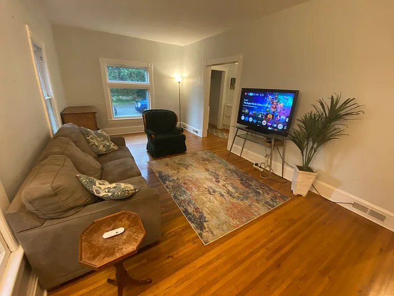 520 King George Ave SW — Photo 12
